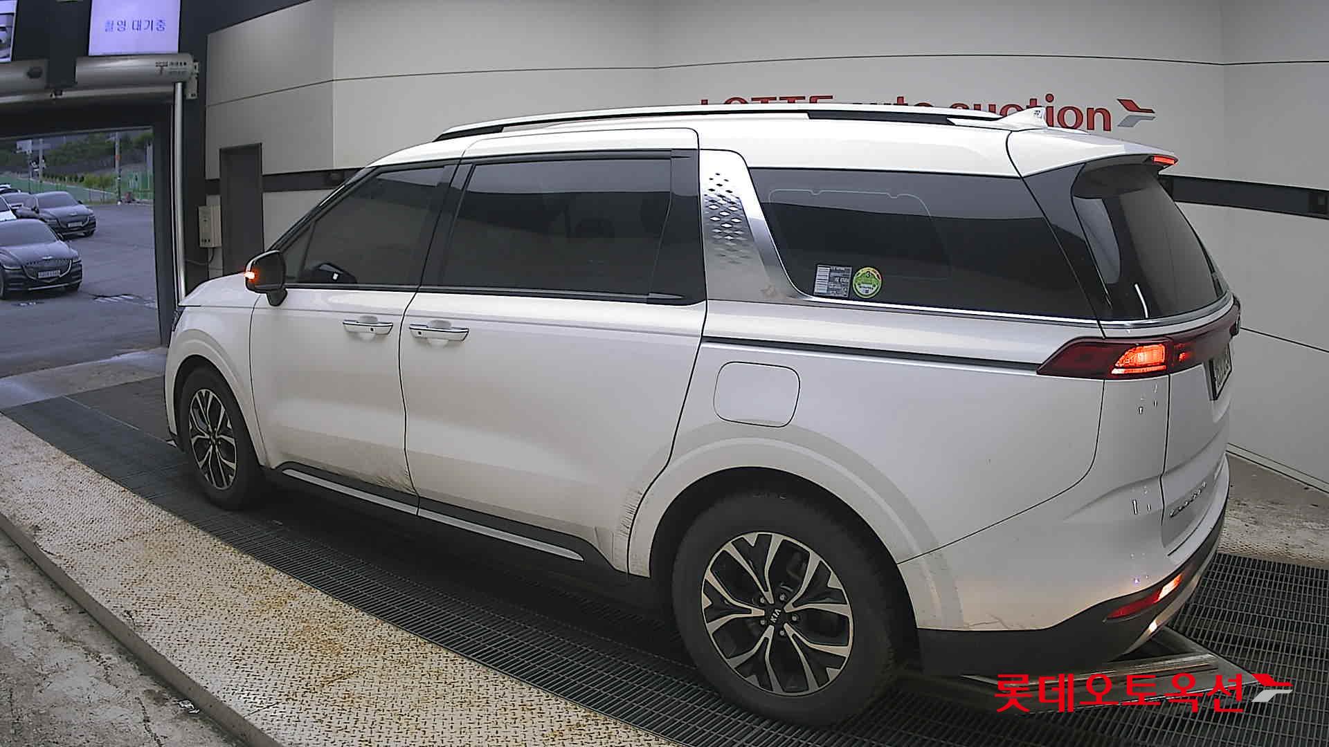 2021 - kia carnival