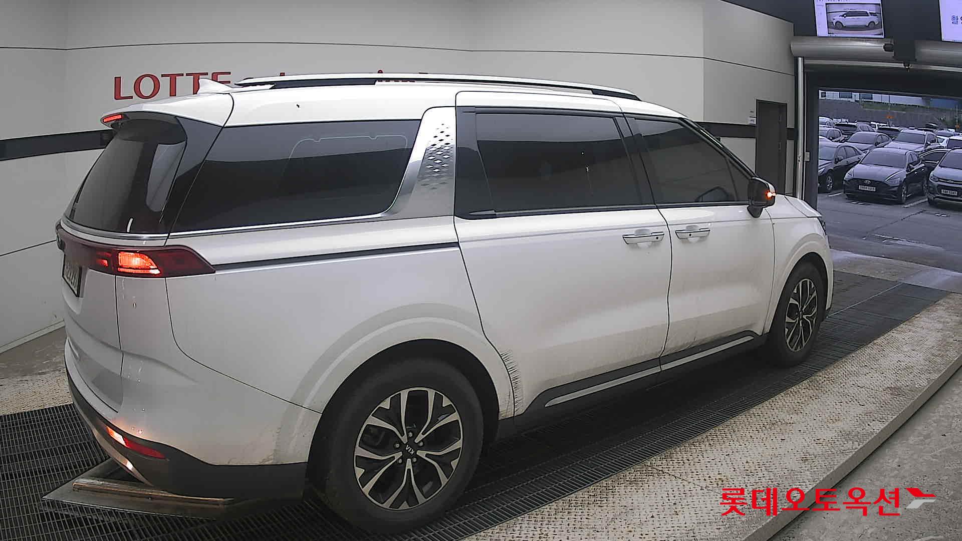 2021 - kia carnival