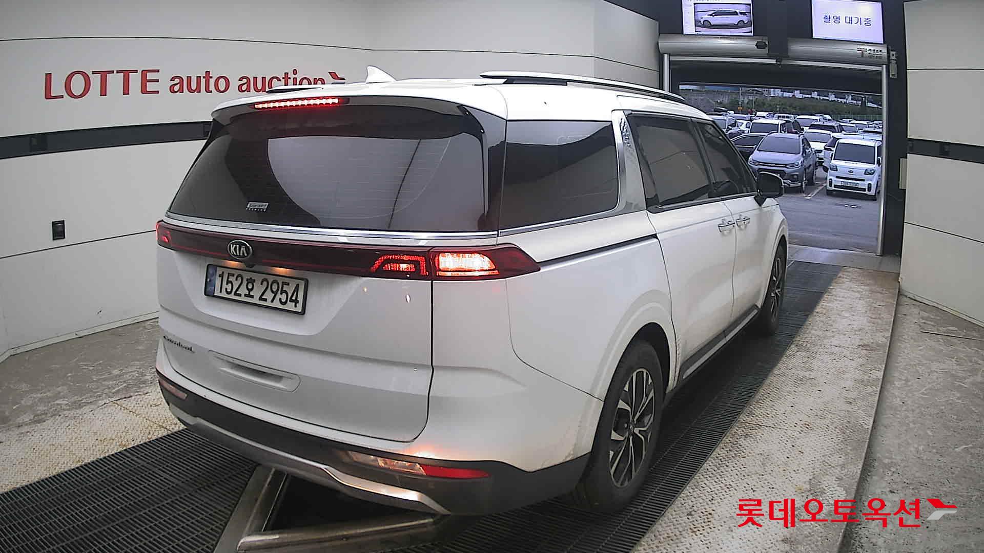 2021 - kia carnival