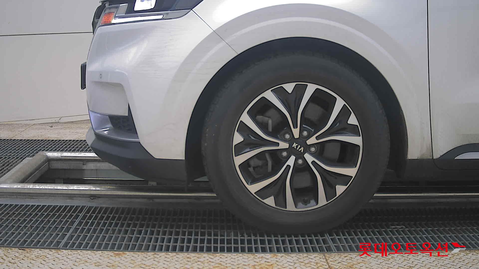 2021 - kia carnival