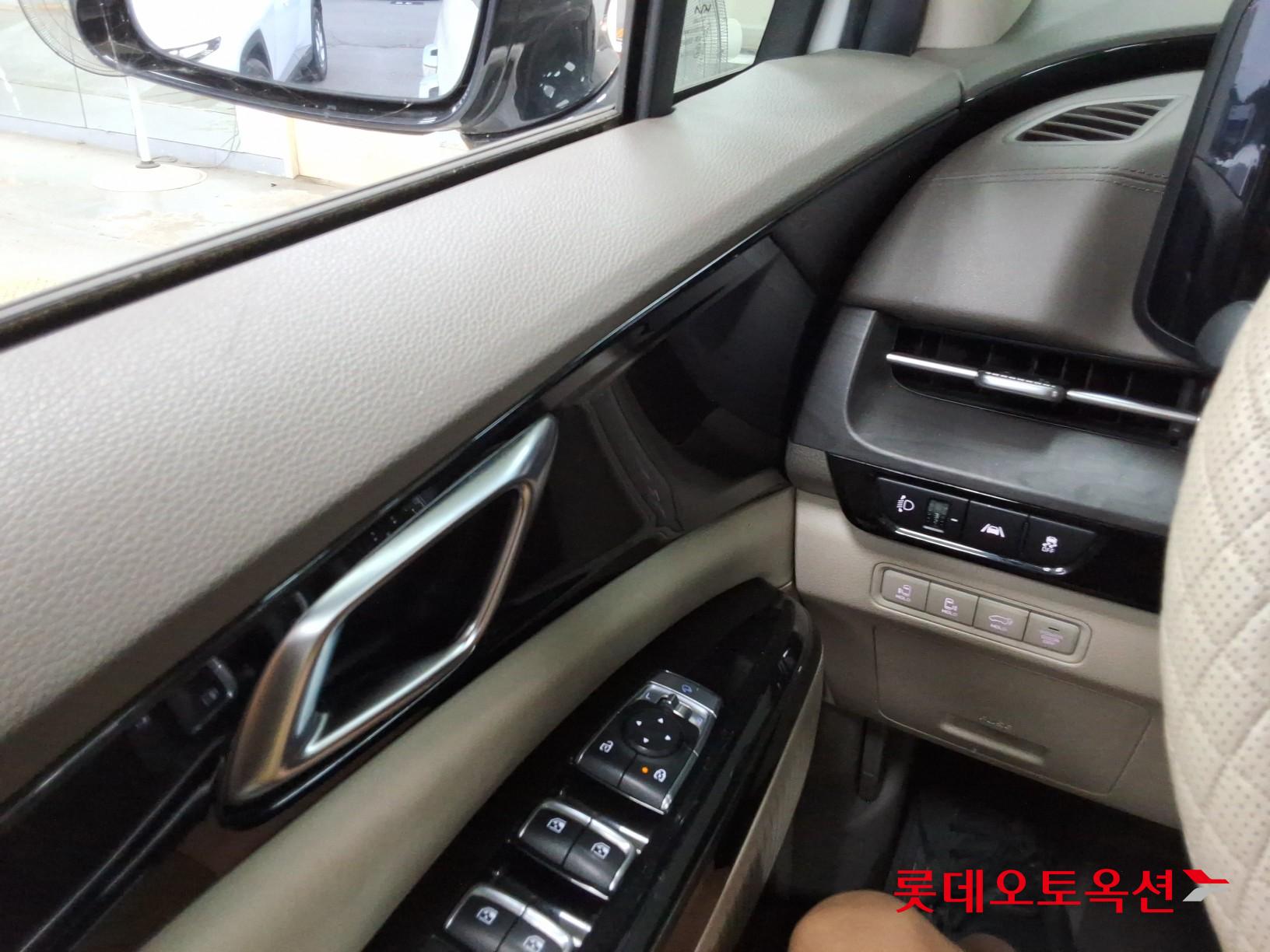 2021 - kia carnival