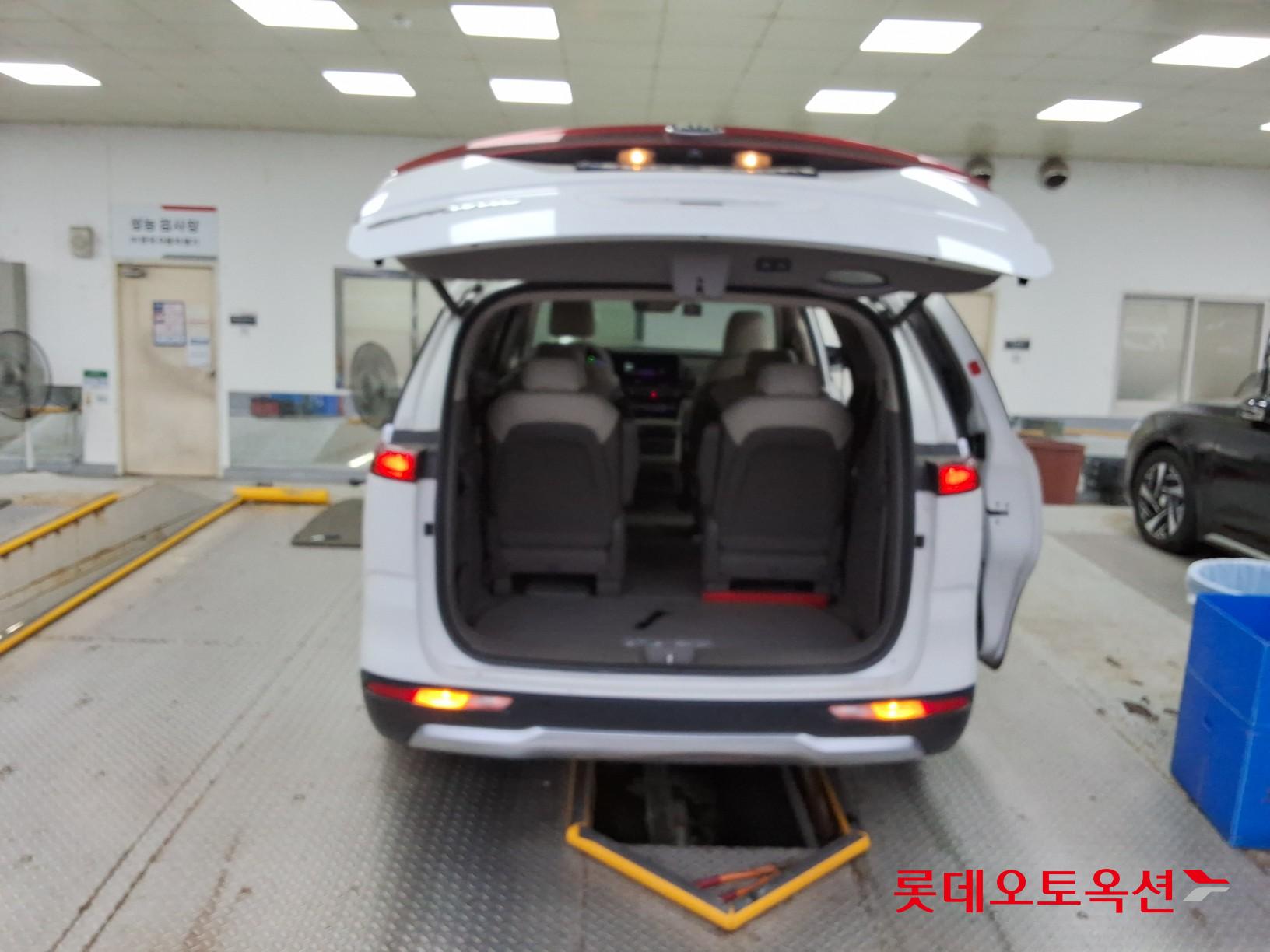 2021 - kia carnival