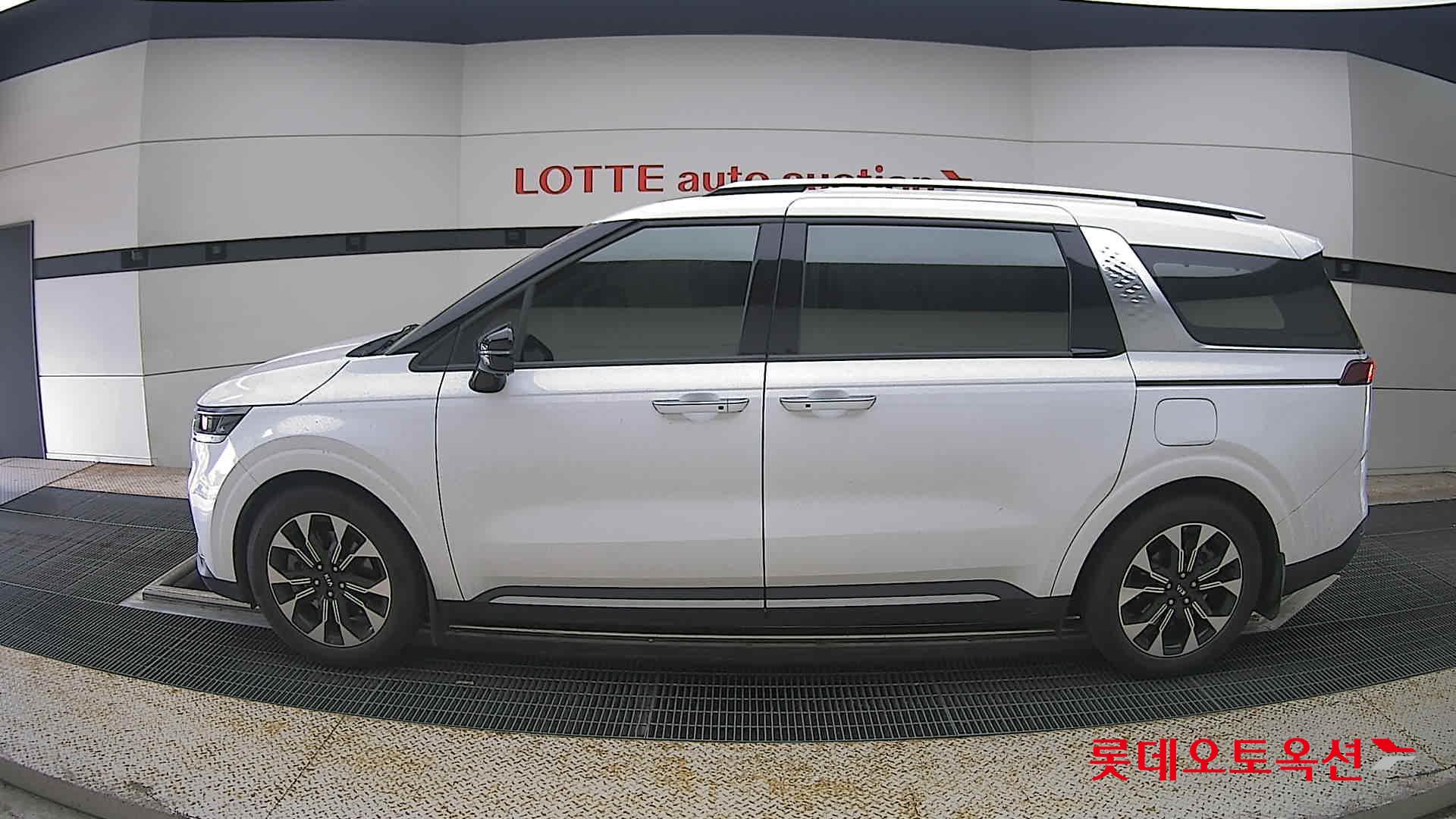 2021 - kia carnival