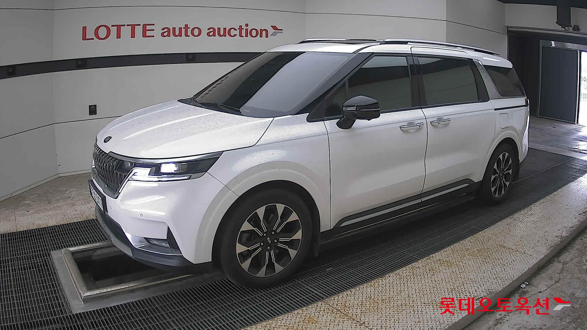 2021 - kia carnival