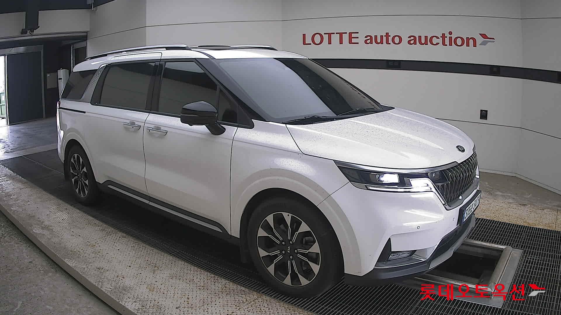 2021 - kia carnival