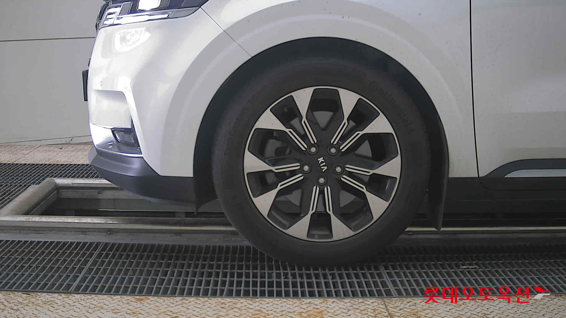 2021 - kia carnival