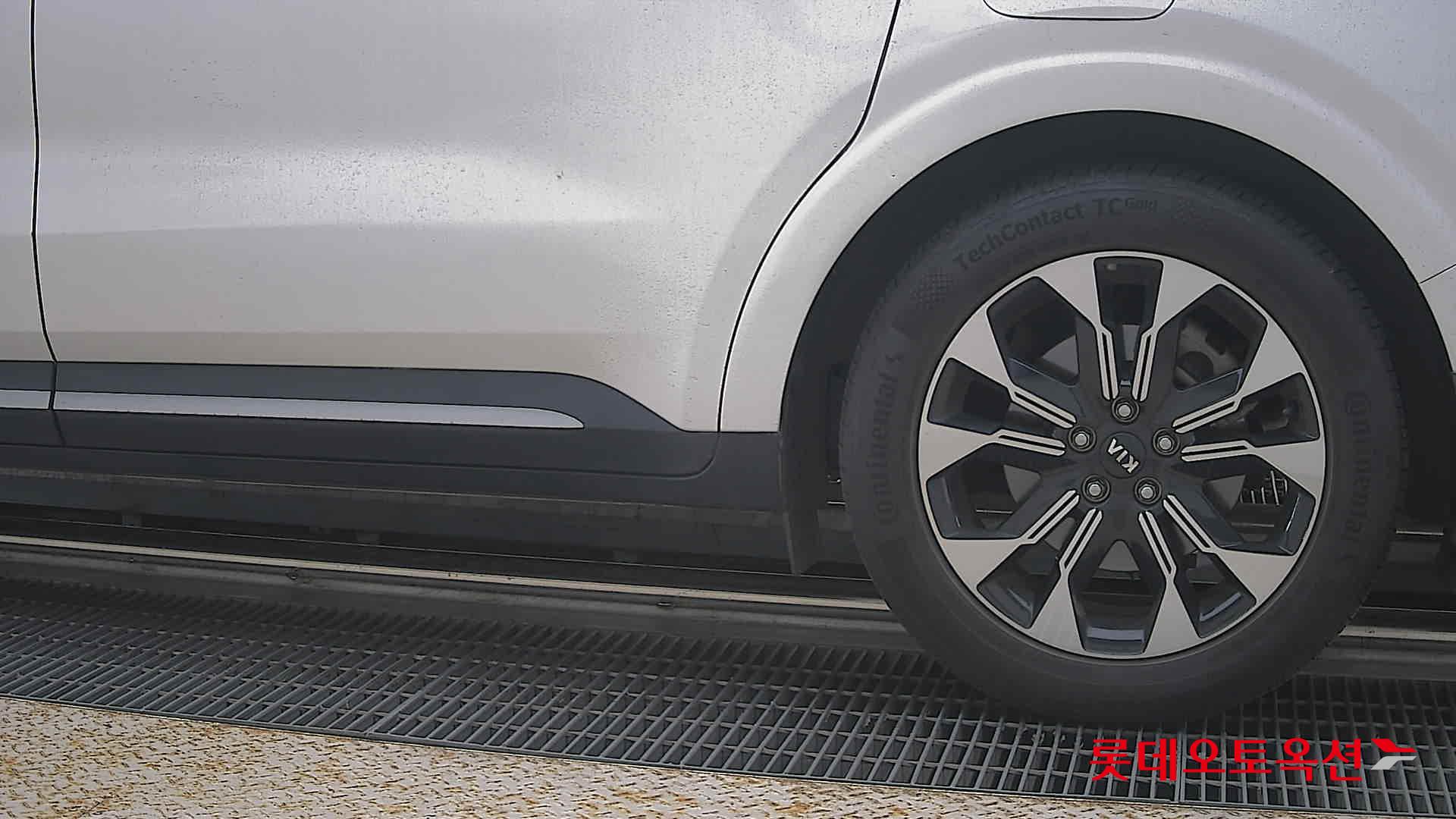 2021 - kia carnival