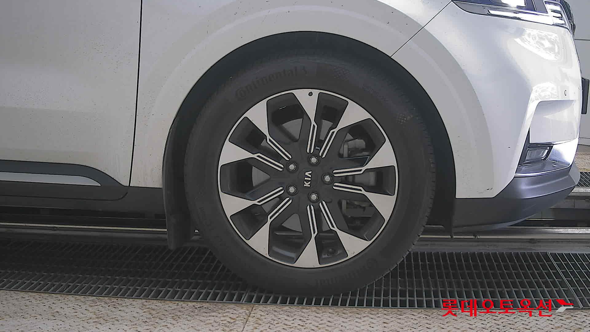 2021 - kia carnival