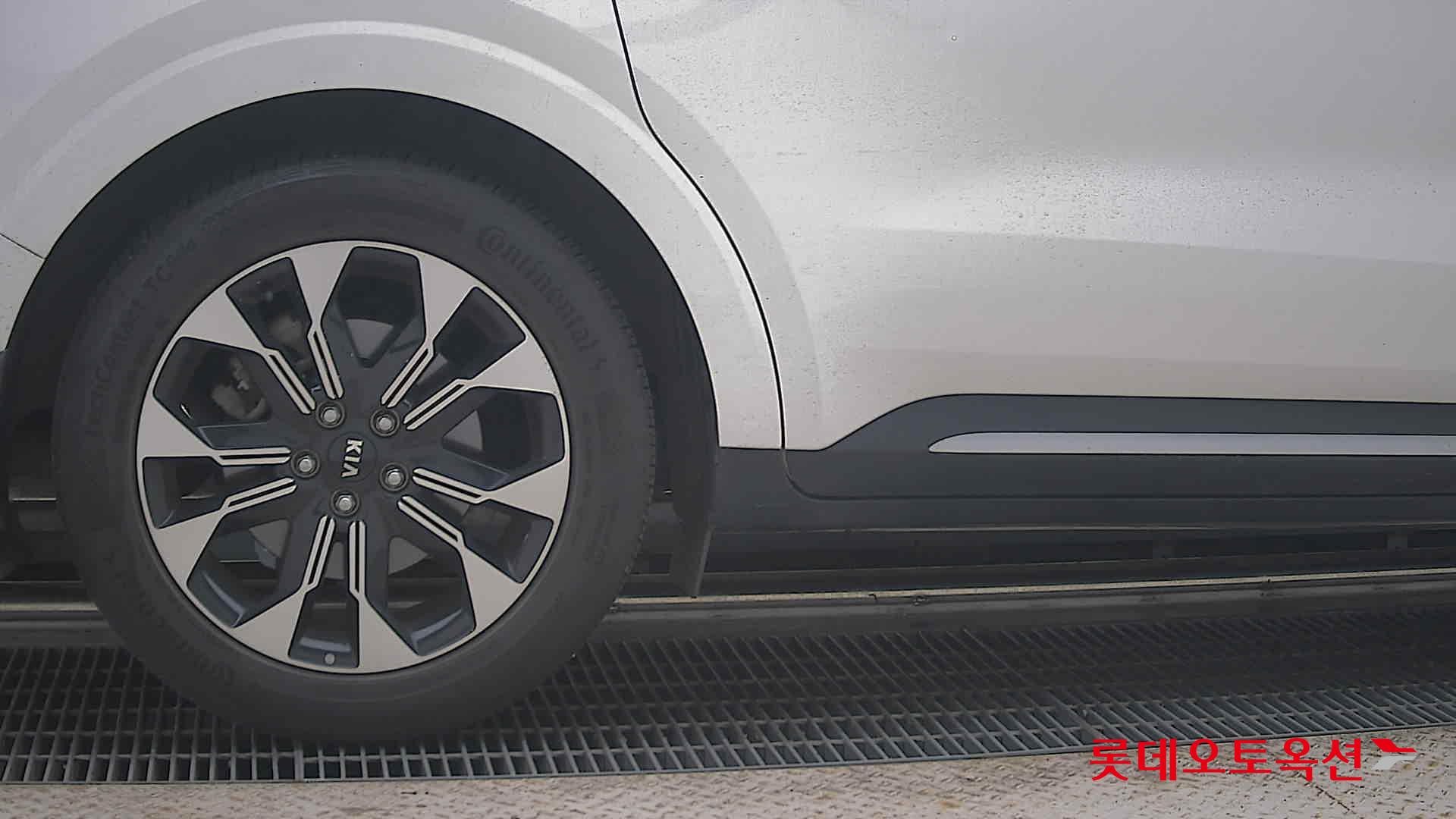 2021 - kia carnival