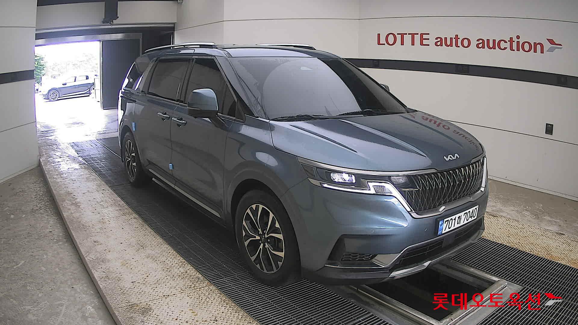 2023 - kia carnival