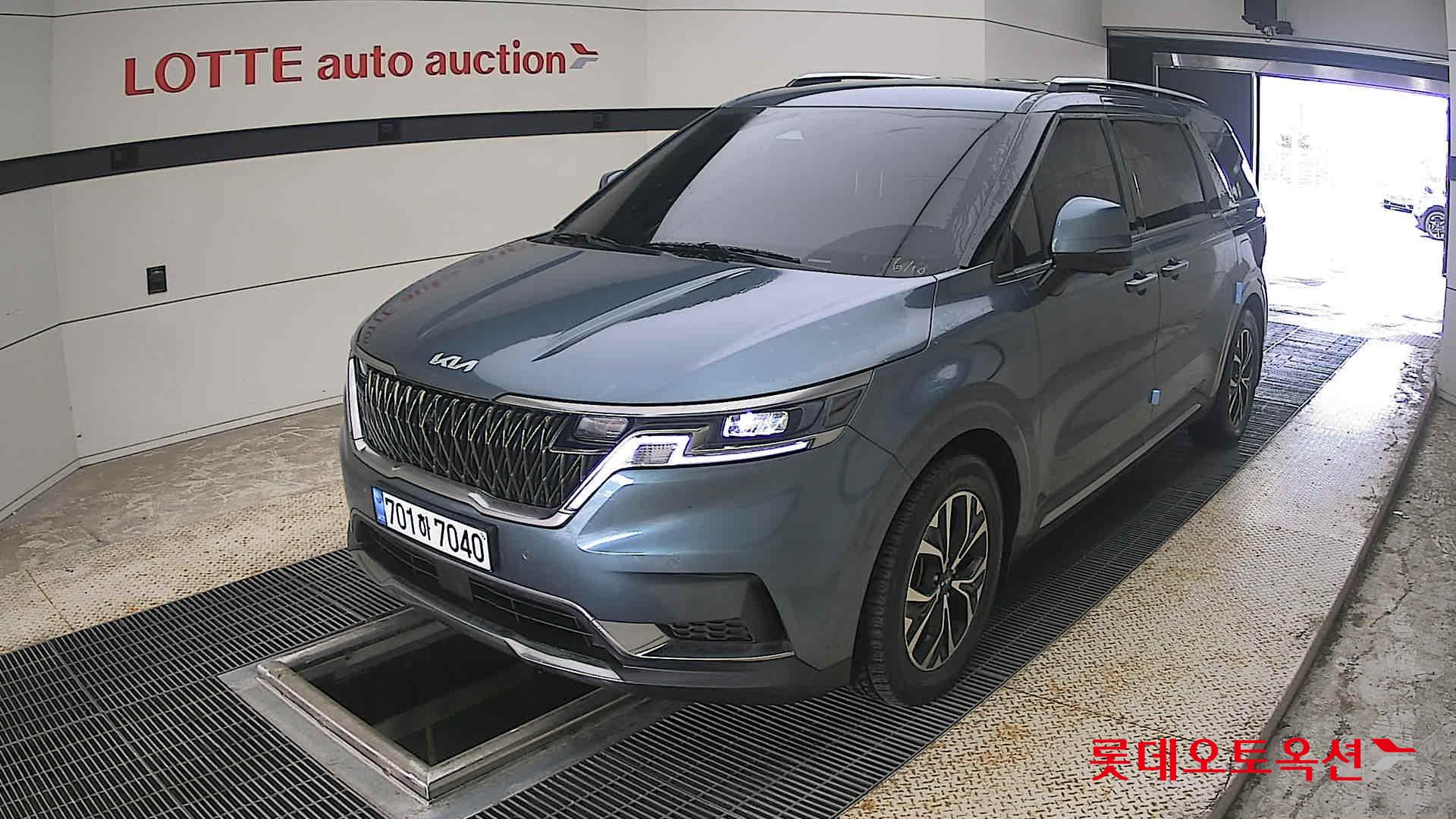 2023 - kia carnival