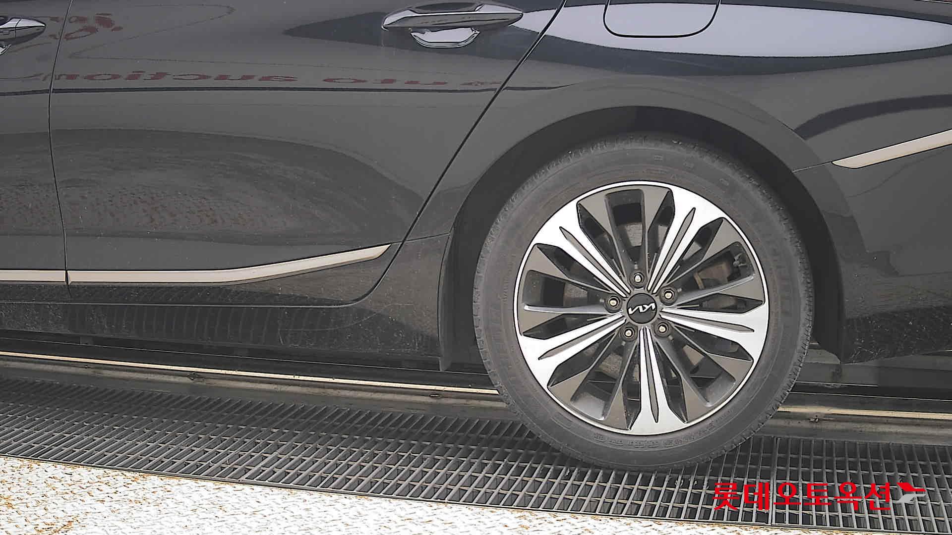 2022 - kia k8