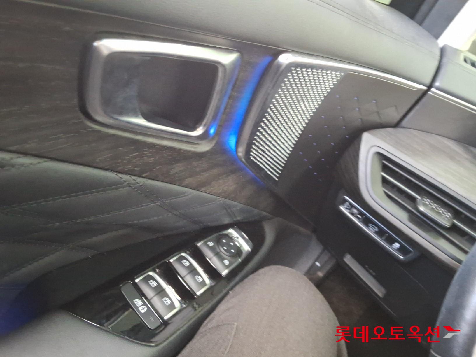 2022 - kia k8