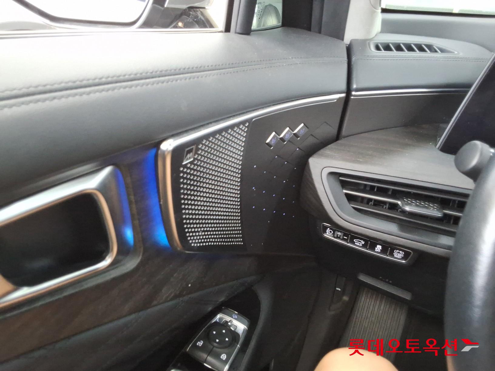 2022 - kia k8