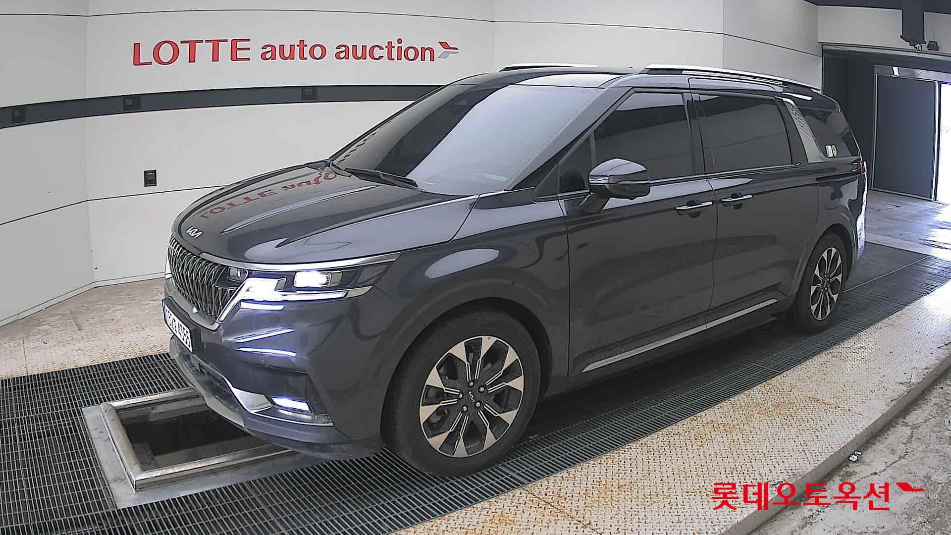 2023 - kia carnival