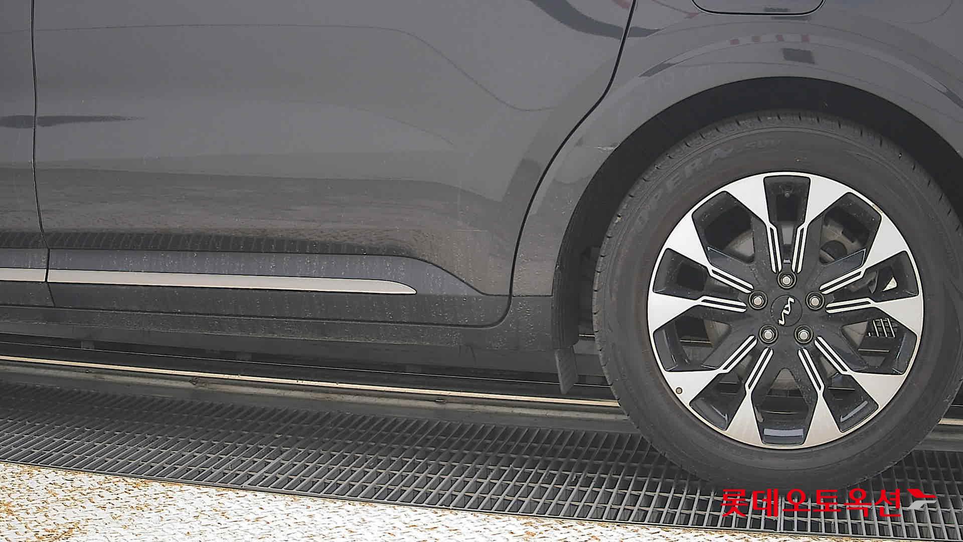 2023 - kia carnival