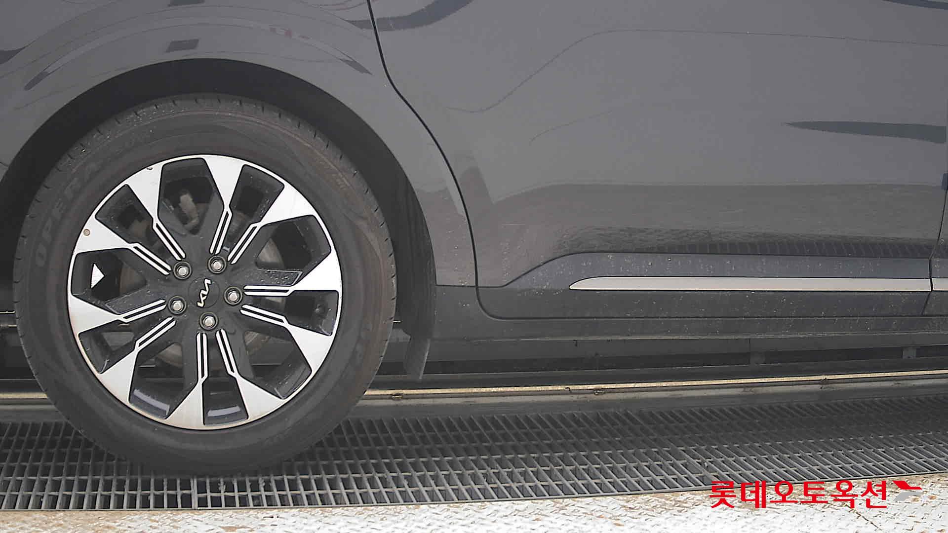 2023 - kia carnival