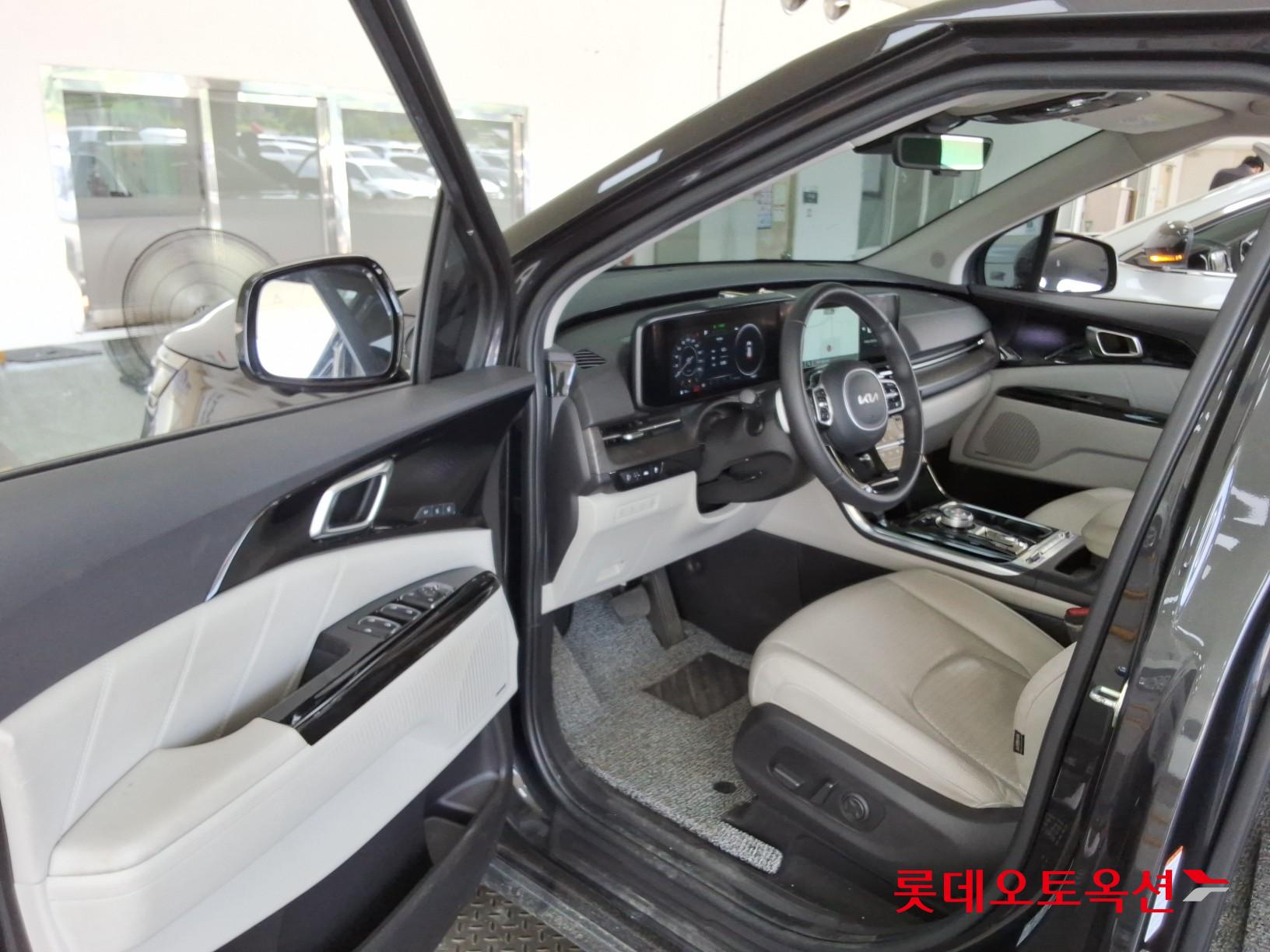 2023 - kia carnival