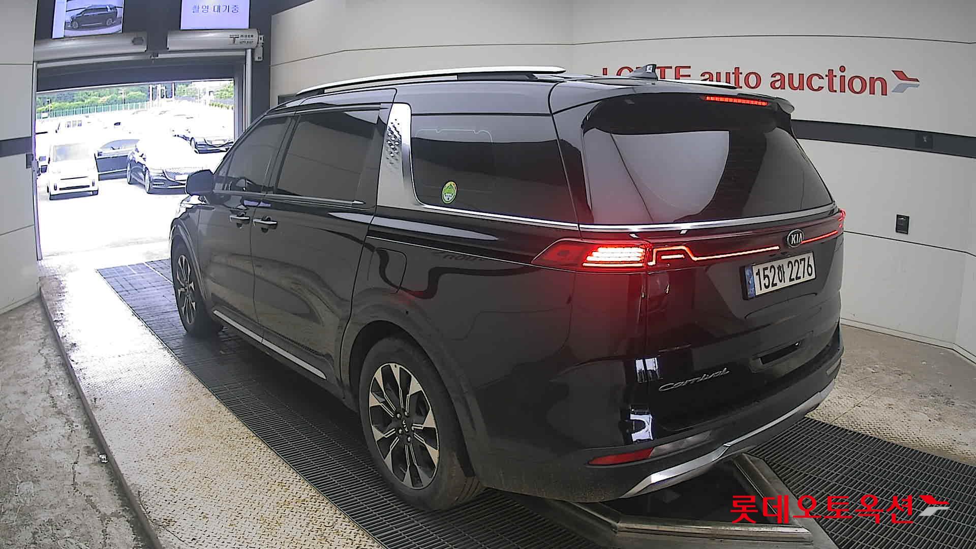 2021 - kia carnival