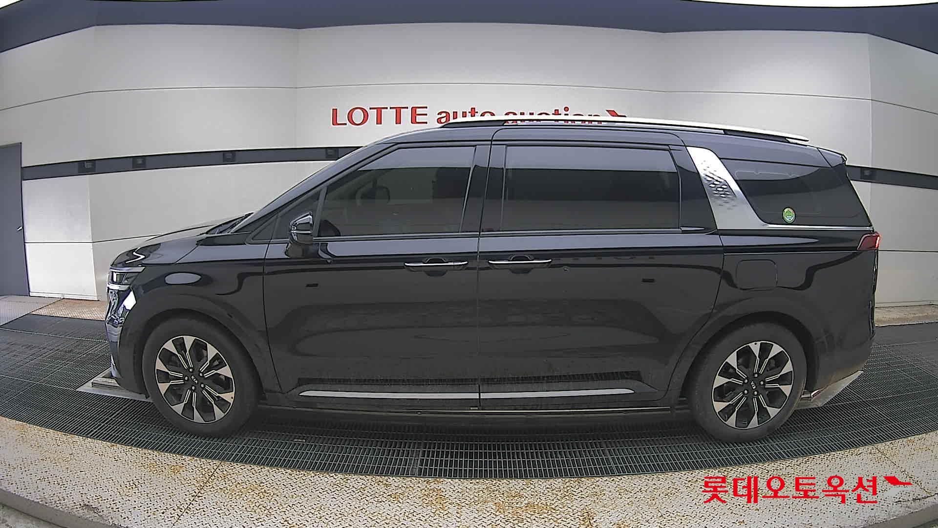 2021 - kia carnival