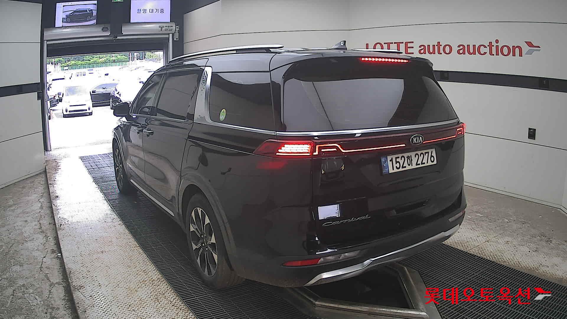 2021 - kia carnival