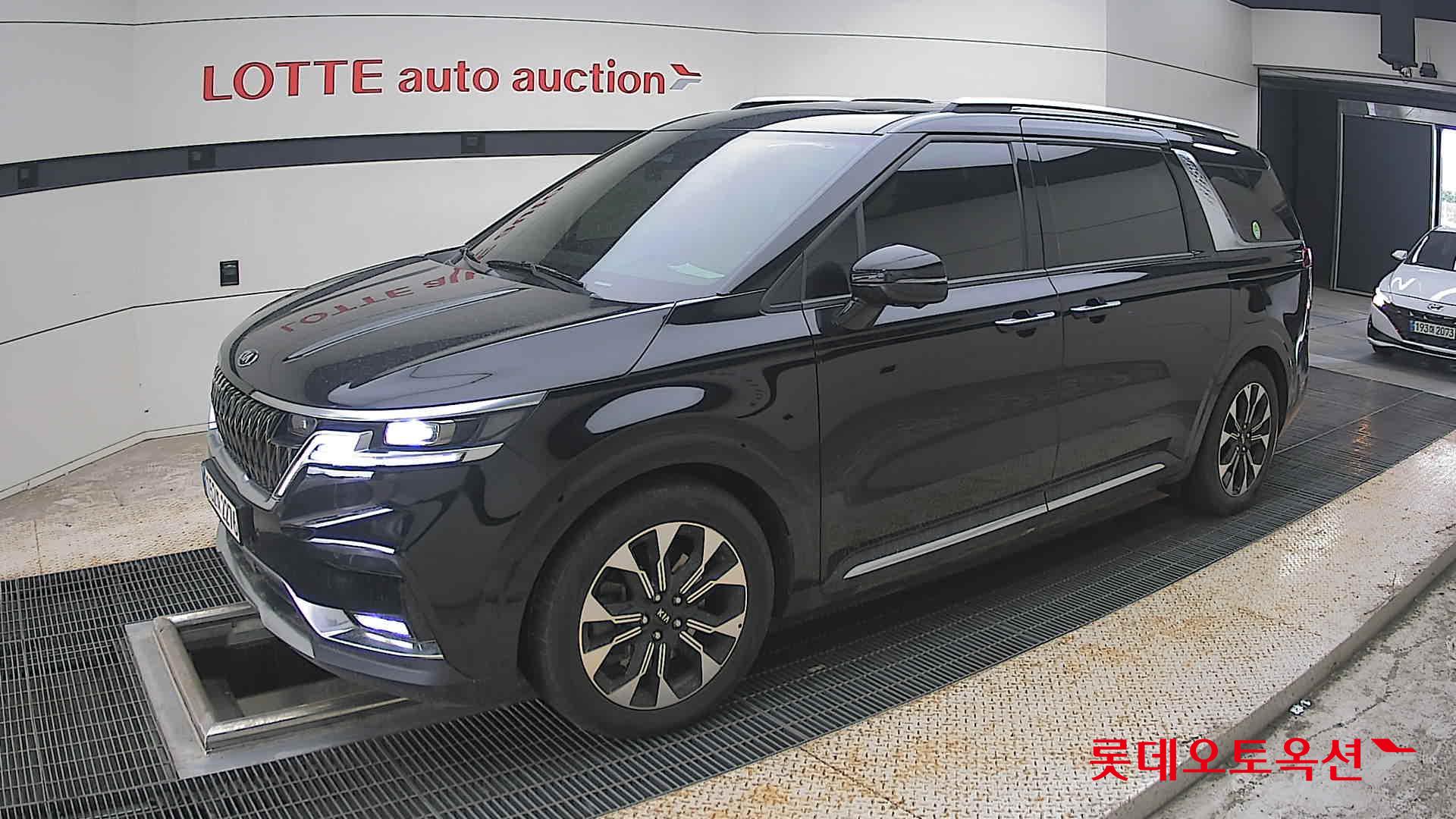 2021 - kia carnival