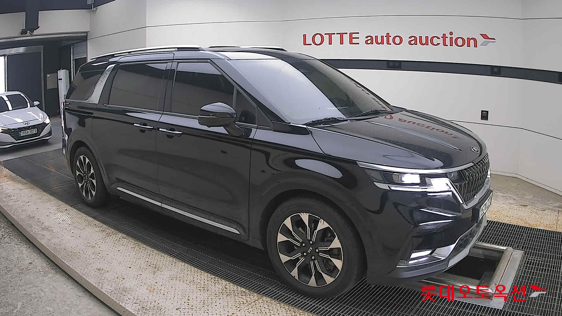 2021 - kia carnival