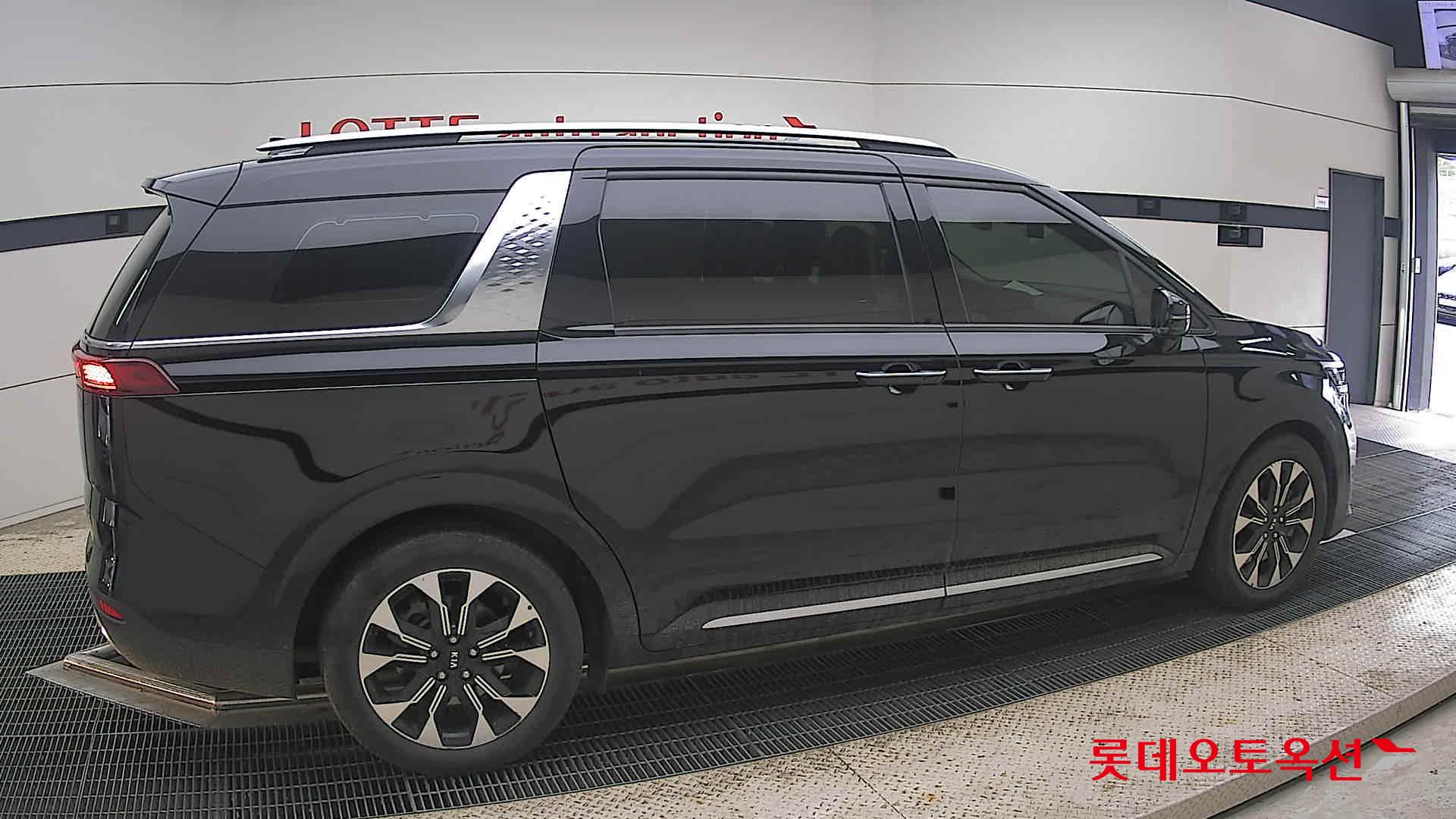 2021 - kia carnival