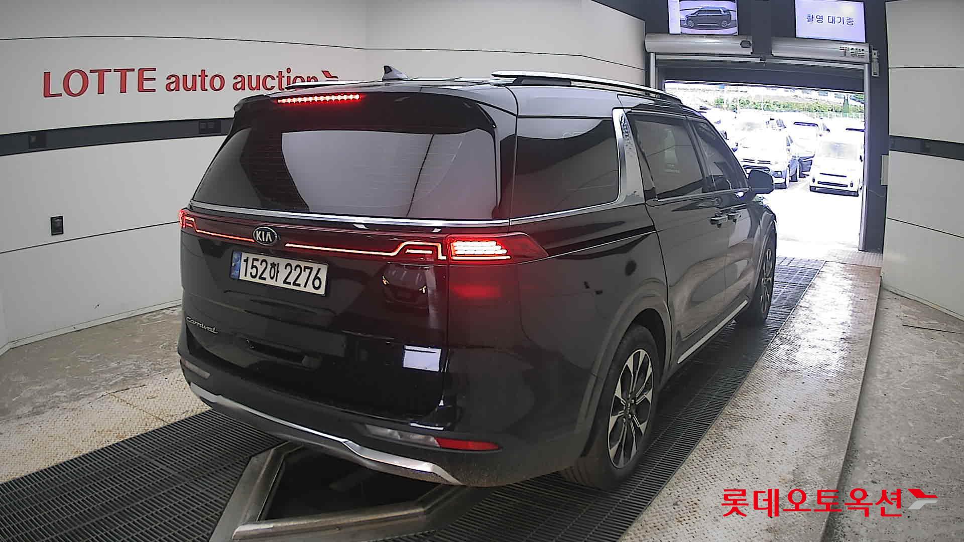 2021 - kia carnival