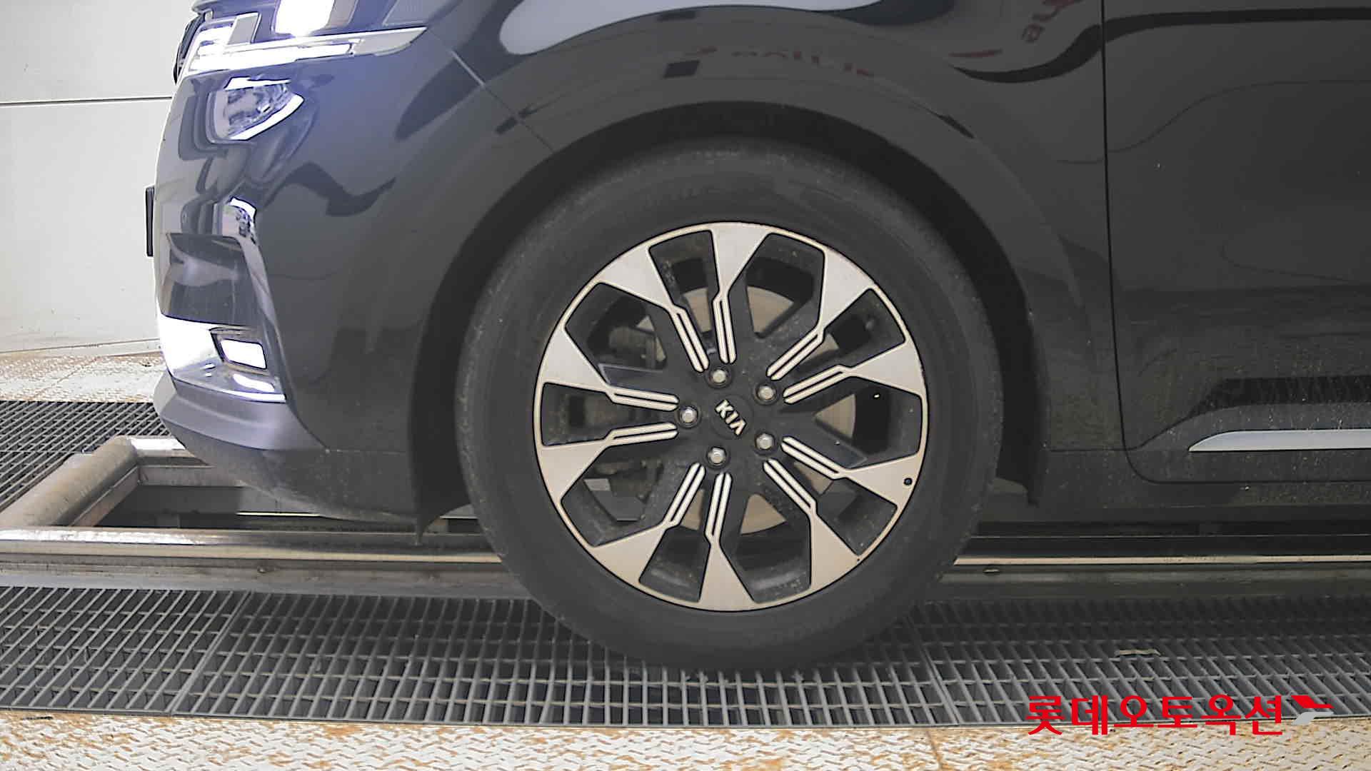 2021 - kia carnival