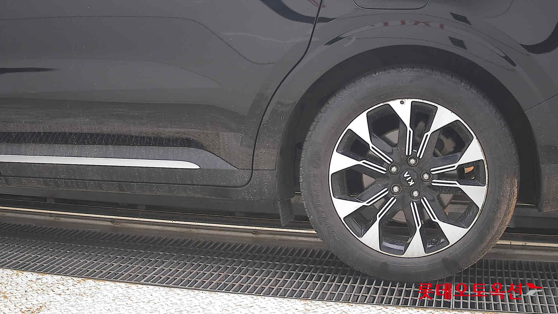 2021 - kia carnival