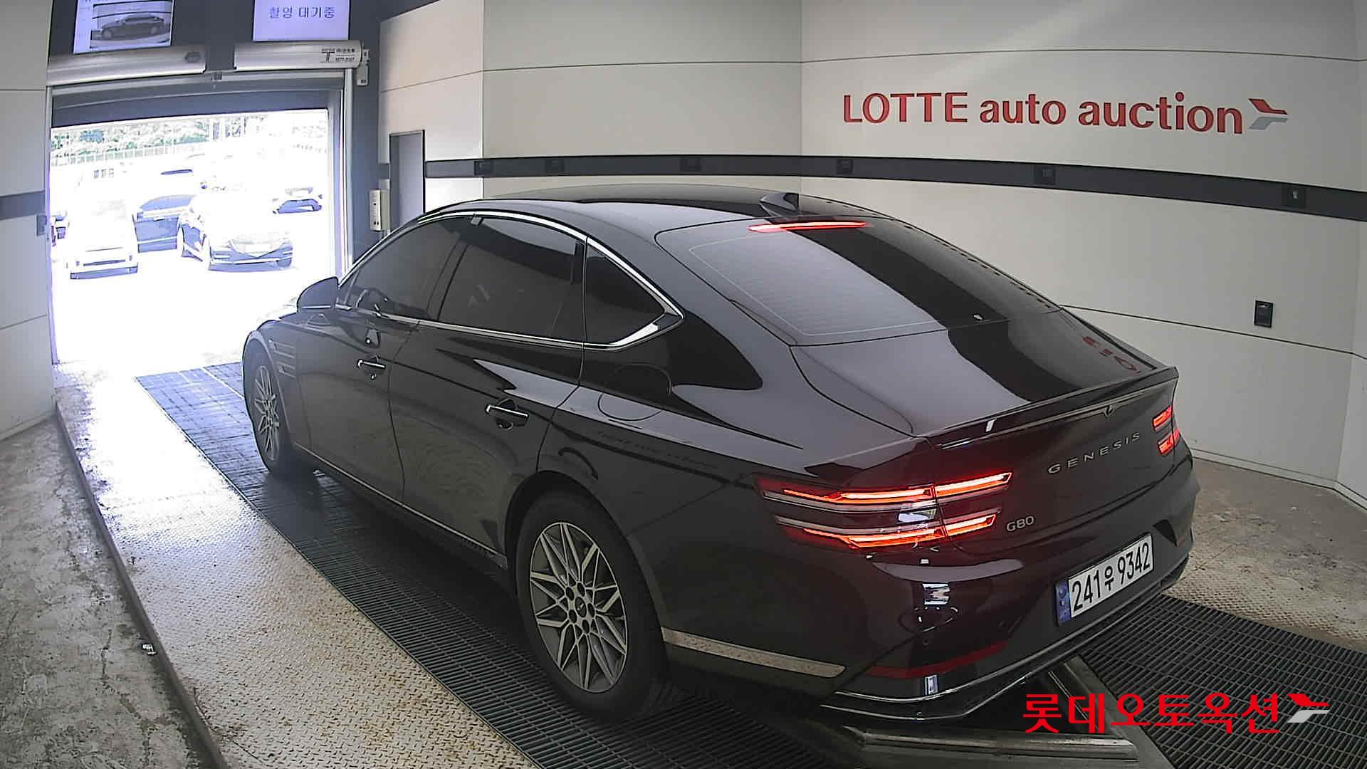 2025 - genesis g80