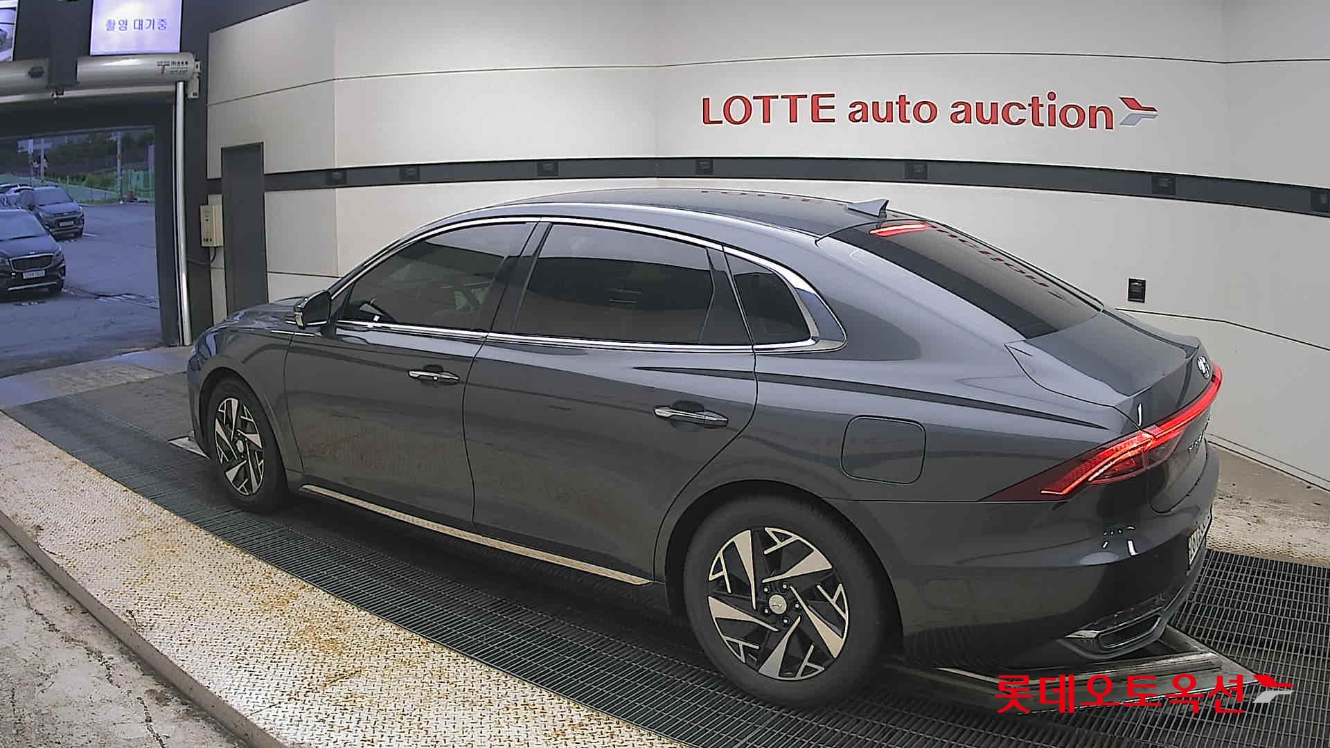 2022 - hyundai grandeur