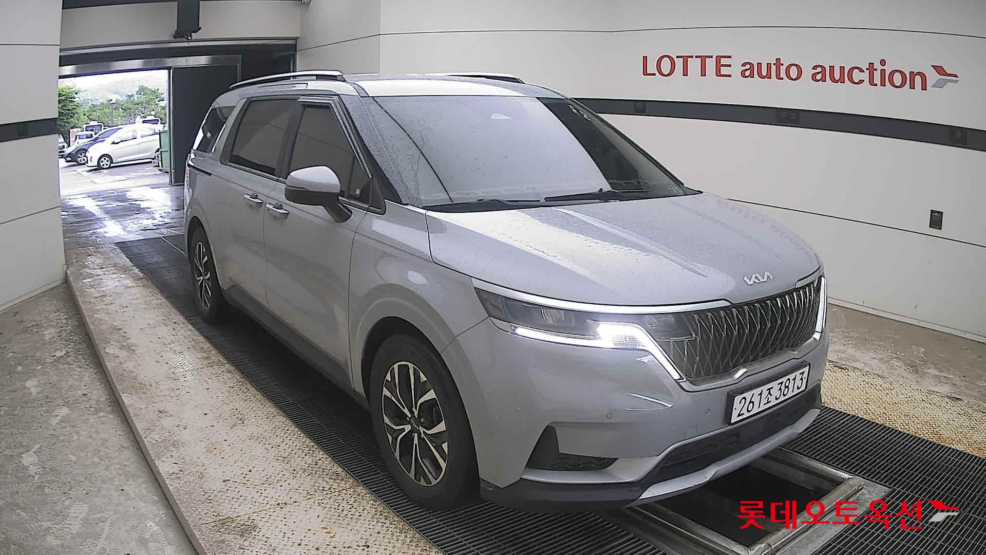 2023 - kia carnival