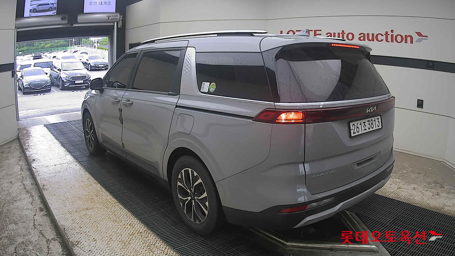 2023 - kia carnival