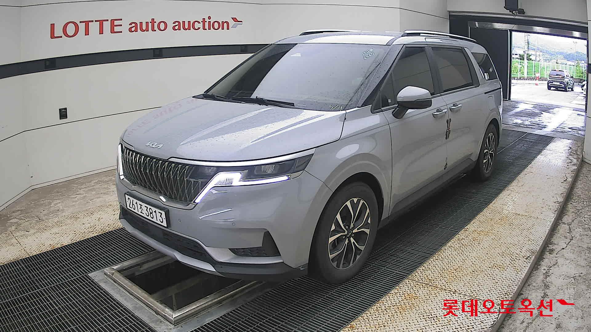 2023 - kia carnival