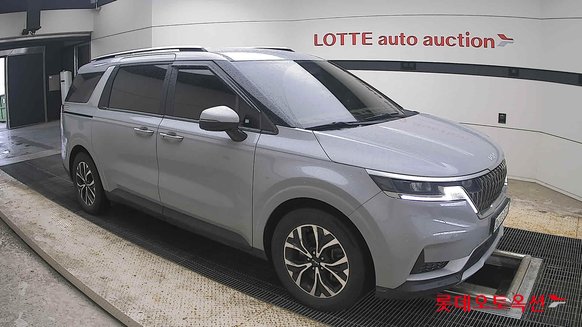 2023 - kia carnival