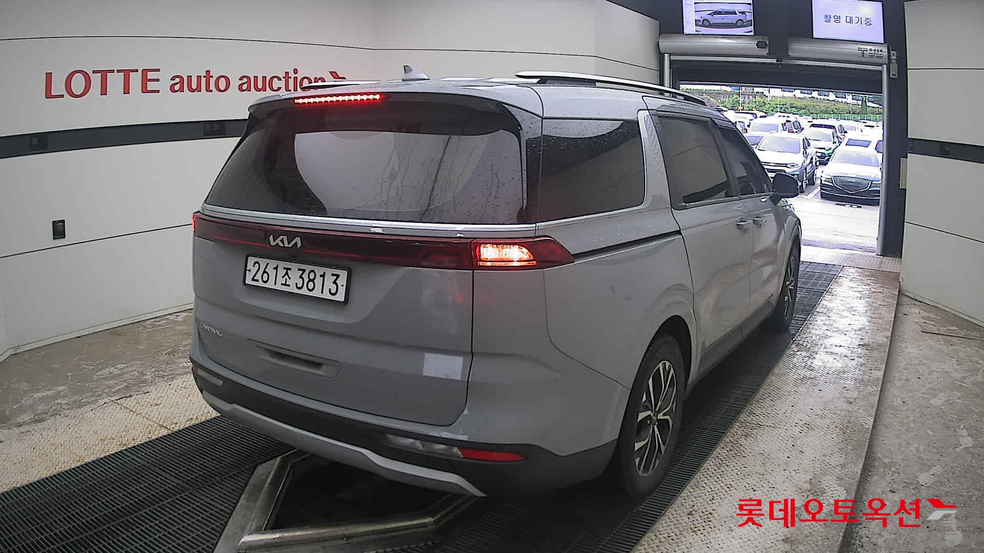 2023 - kia carnival