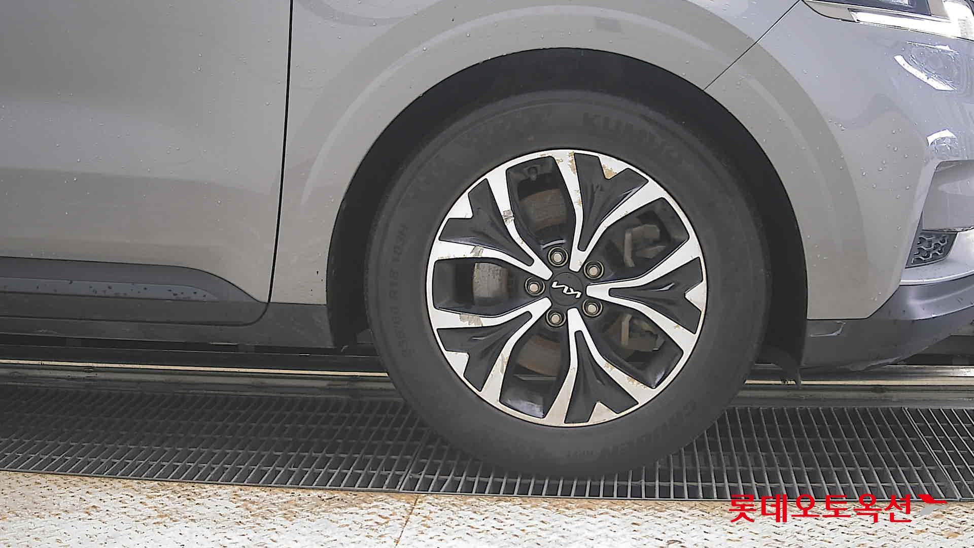 2023 - kia carnival