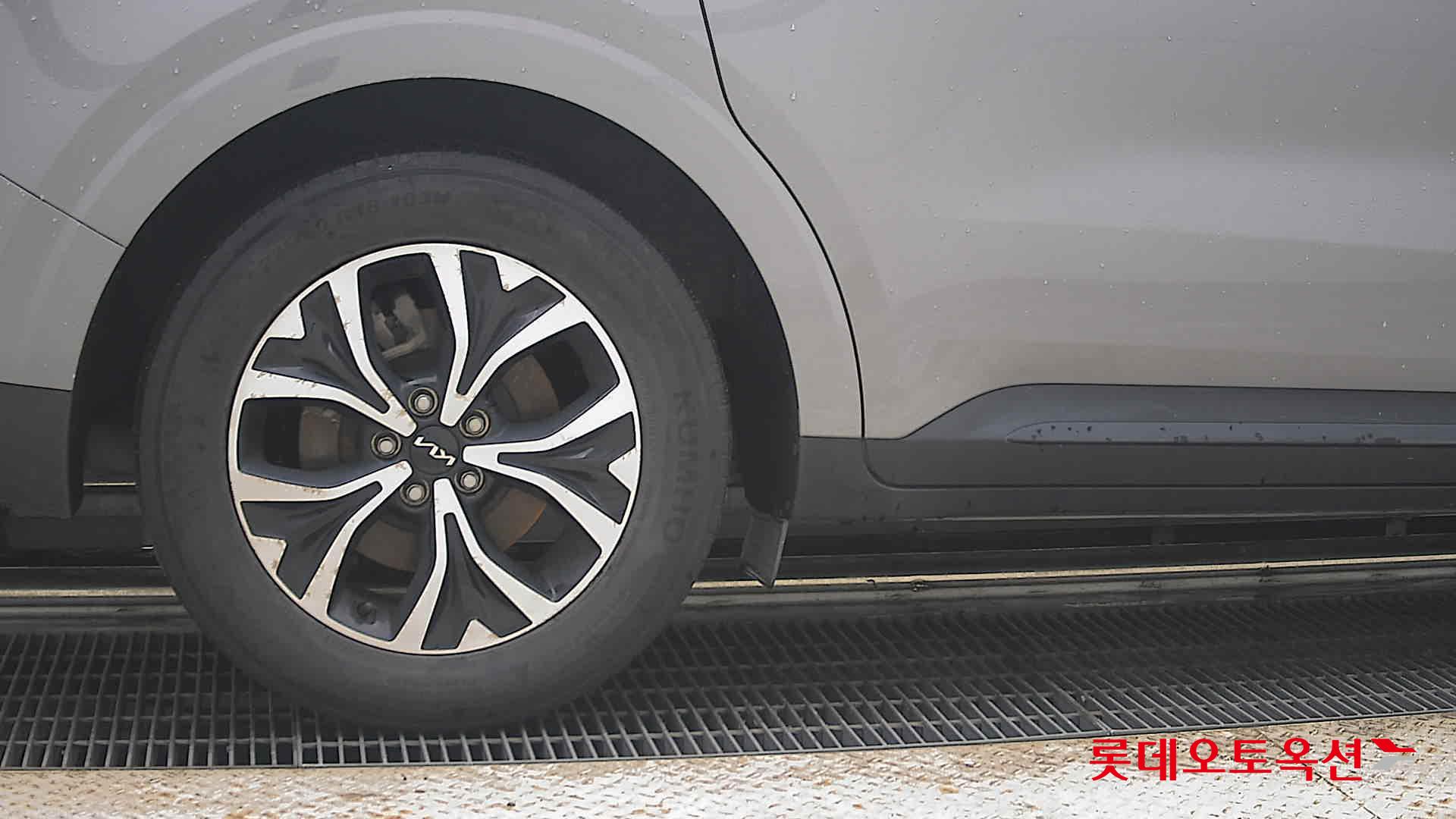 2023 - kia carnival