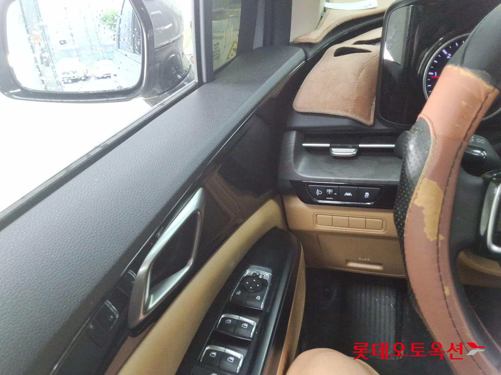 2023 - kia carnival