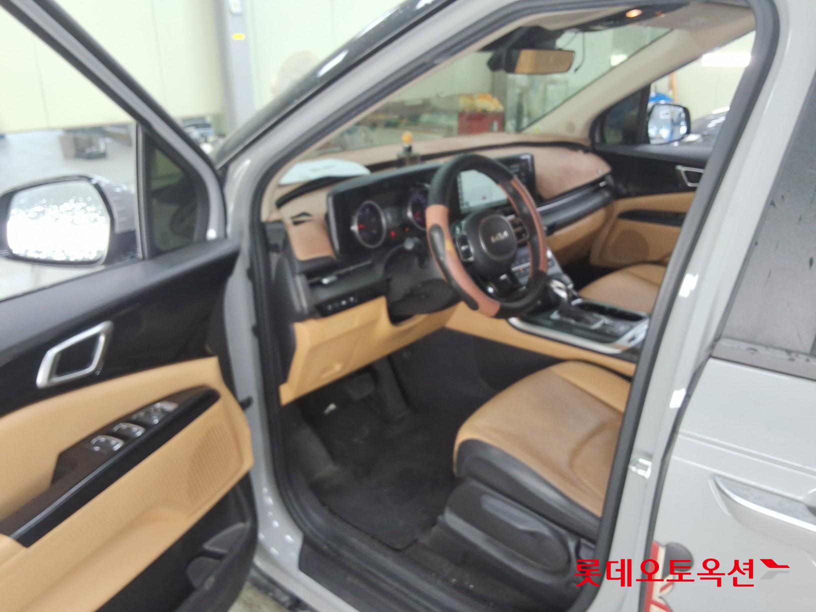 2023 - kia carnival