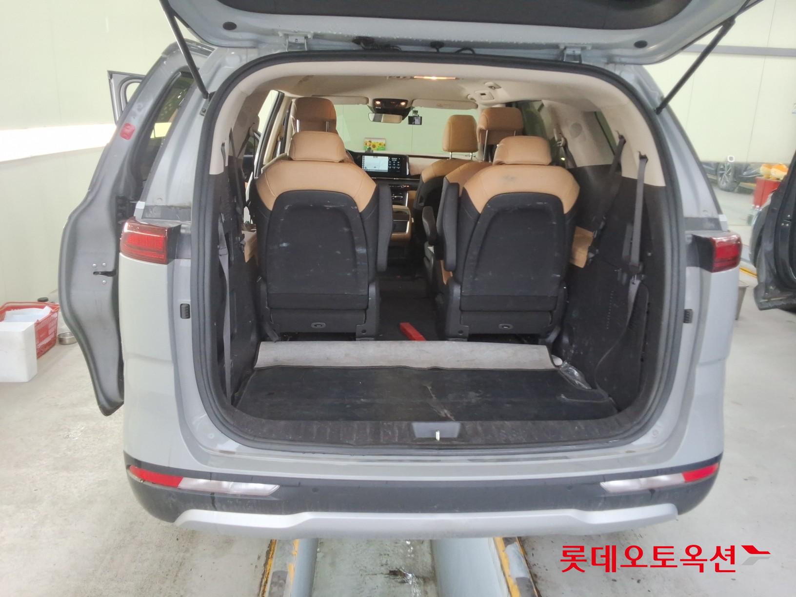 2023 - kia carnival