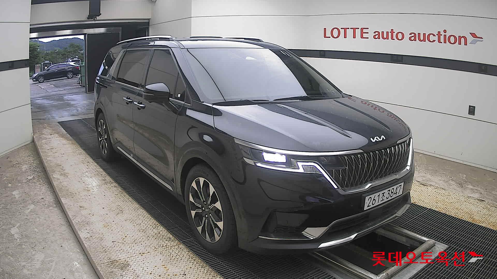 2023 - kia carnival