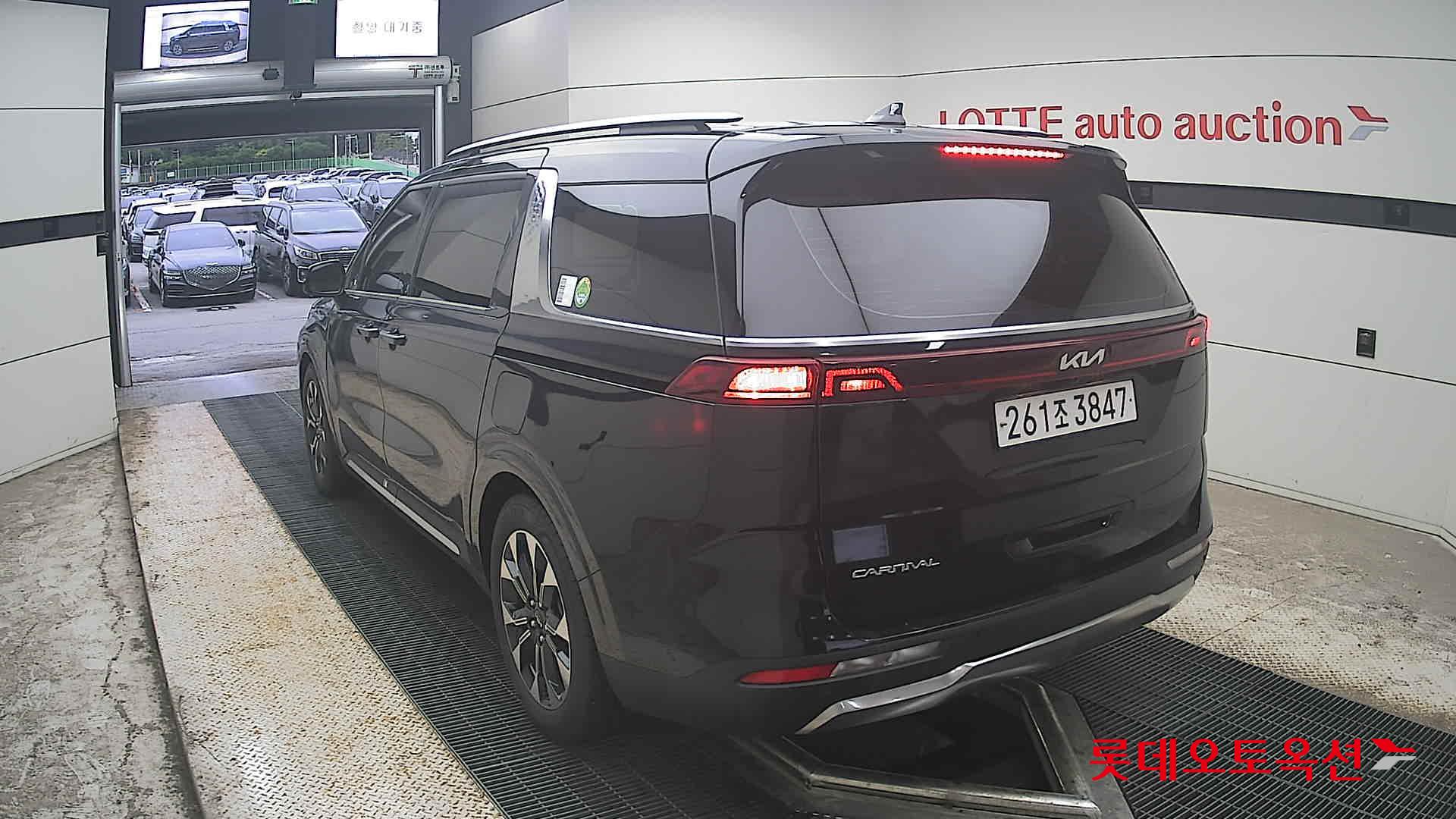 2023 - kia carnival