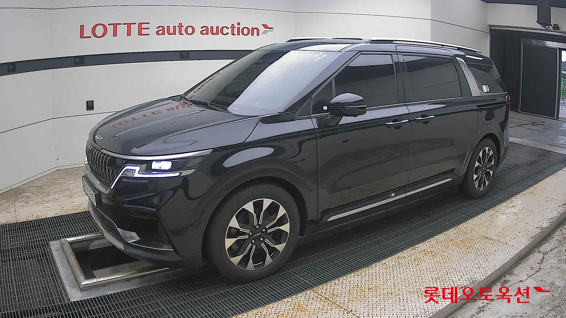 2023 - kia carnival