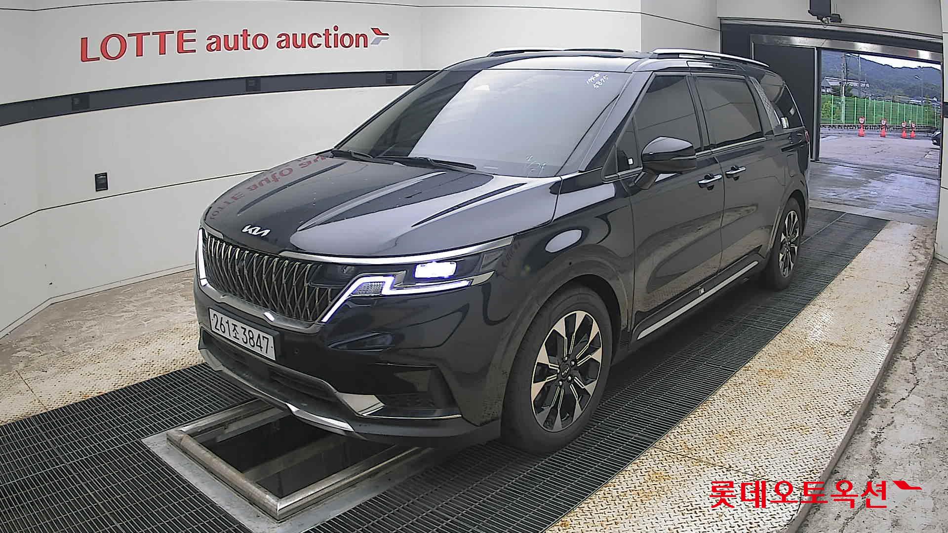 2023 - kia carnival