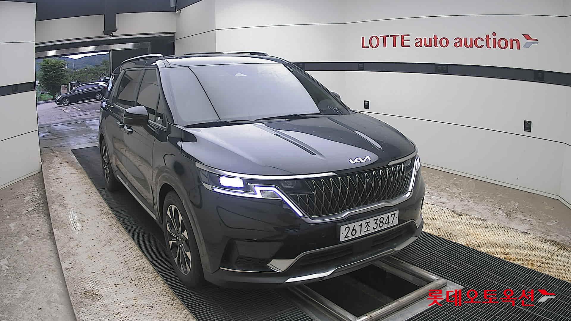 2023 - kia carnival