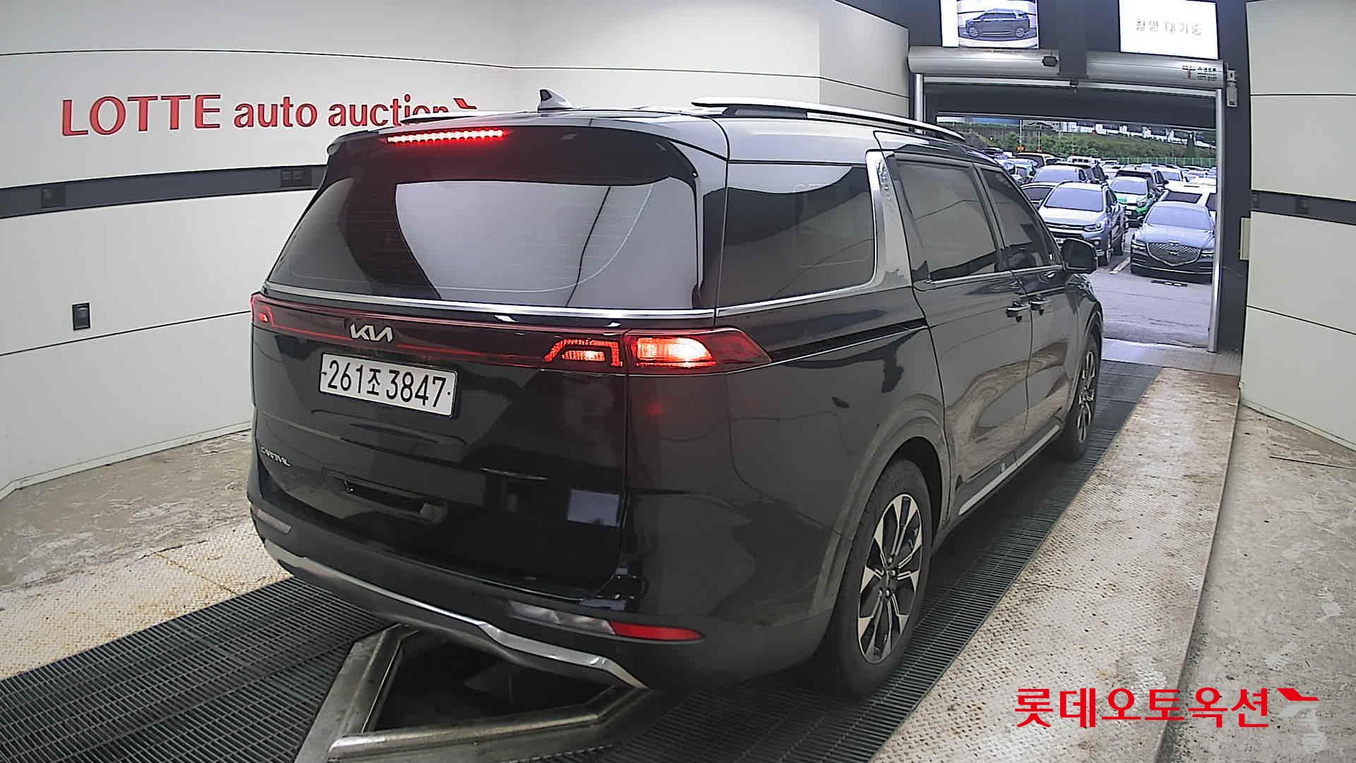 2023 - kia carnival