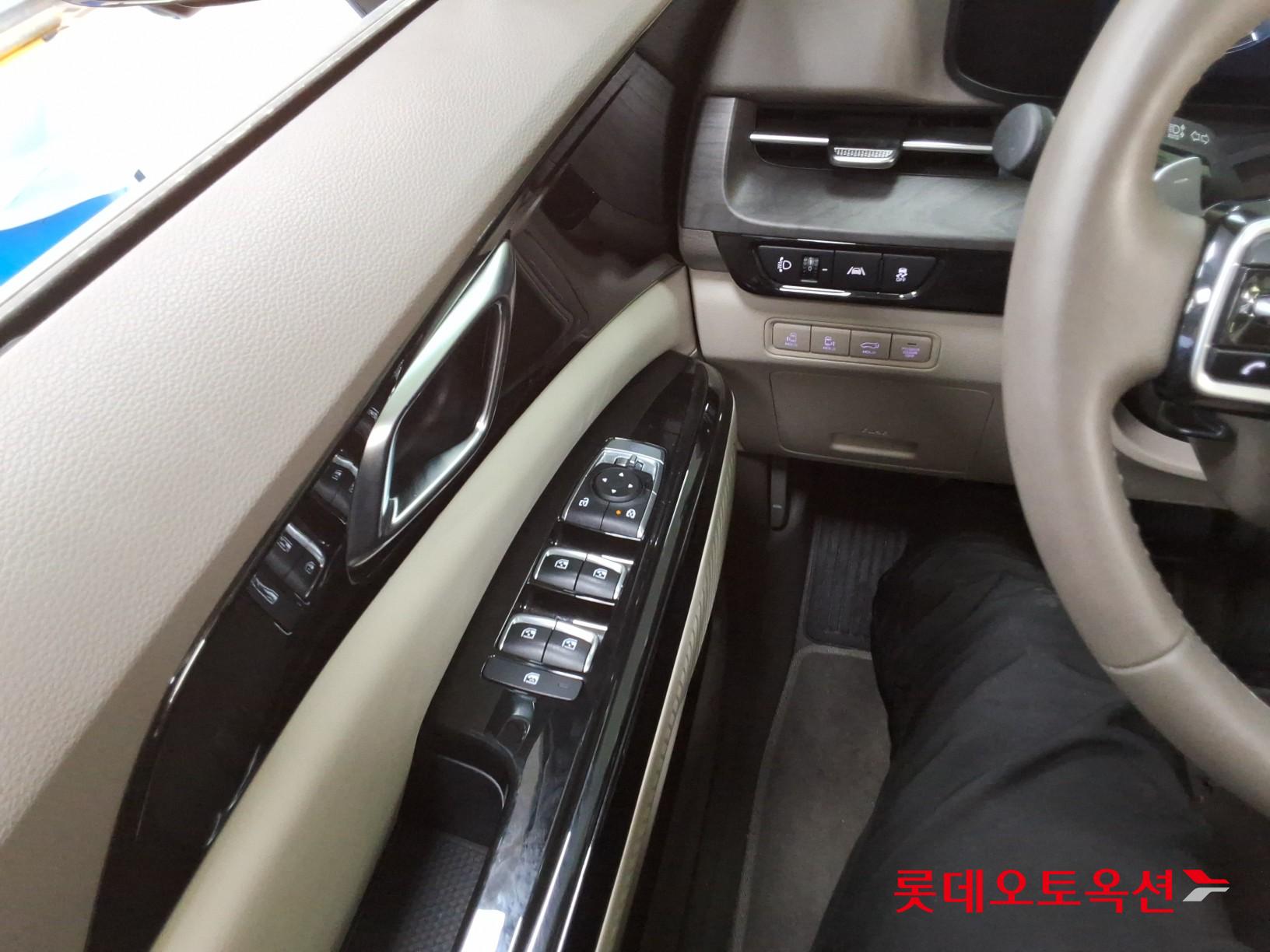2023 - kia carnival